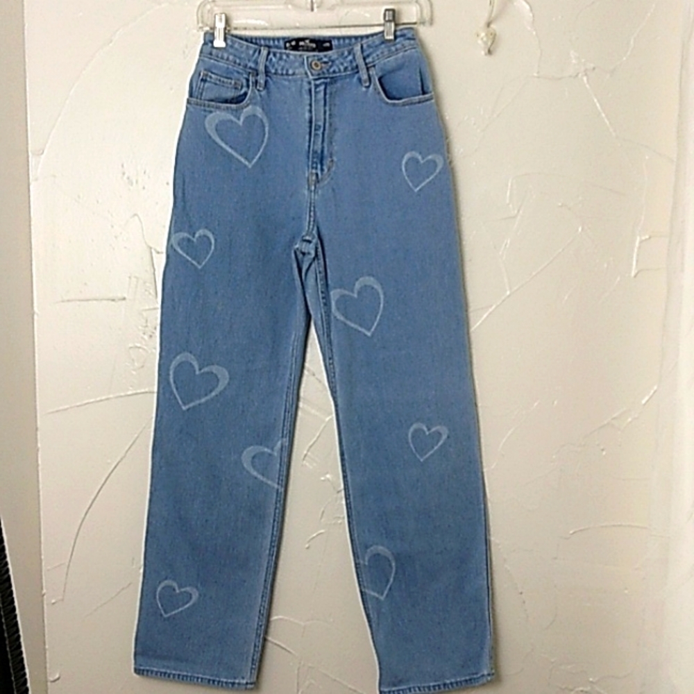 Hollister Ultra High Rise Dad Jeans Size 4 Heart Pattern‎ Light Wash